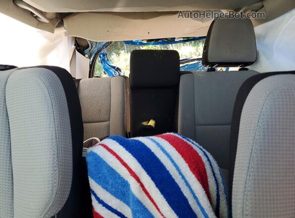 2T3RFREV9JW748158 2018 TOYOTA RAV4 Blue უკანა სავარძლების ხედი