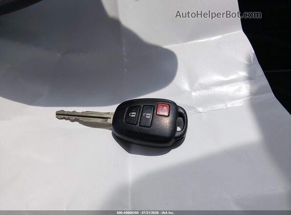 2T3RFREVSHW612944 2017 TOYOTA RAV4 White Առջևի վահանակի տեսք