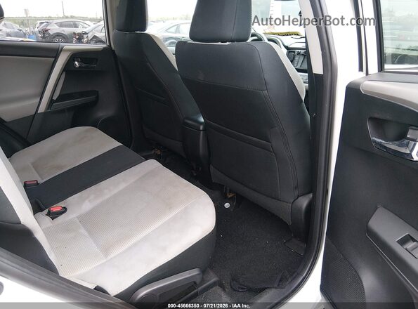 2T3RFREVSHW612944 2017 TOYOTA RAV4 White VIN կոդի պիտակի տեսք