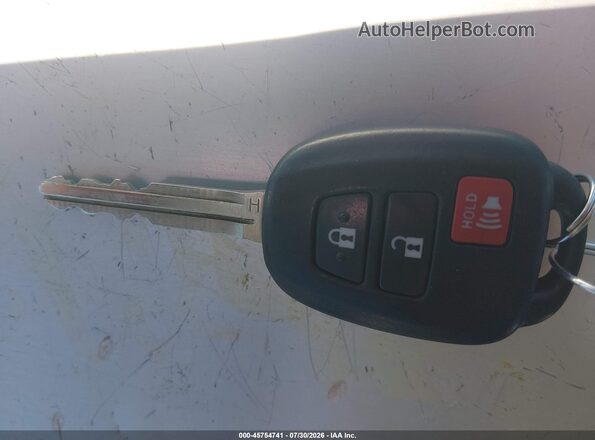 2T3RFREVXHW557004 2017 TOYOTA RAV4 Gray Вид панелі приладів