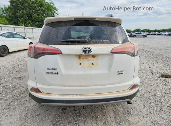 2T3RFREVXHW647205 2017 TOYOTA RAV4 White Widok z tyłu