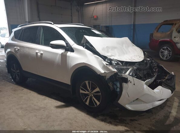 2T3RFREVXHW683198 2017 TOYOTA RAV4 White Вид спереду