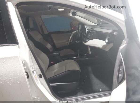 2T3RFREVXHW683198 2017 TOYOTA RAV4 White Вид салону спереду