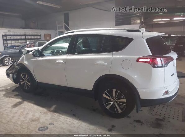 2T3RFREVXHW683198 2017 TOYOTA RAV4 White 