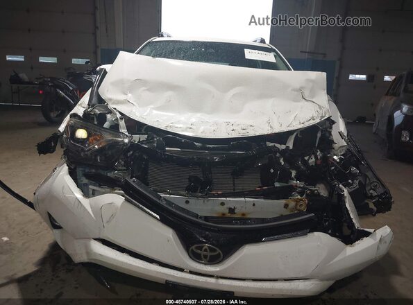2T3RFREVXHW683198 2017 TOYOTA RAV4 White Вид задньої частини салону