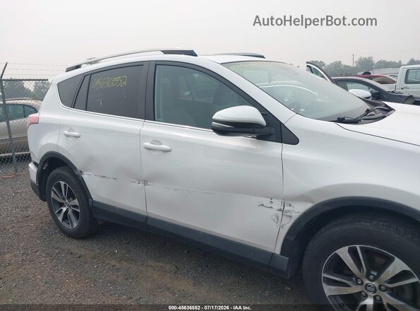 2T3RFREVXHW693648 2017 TOYOTA RAV4 White წინა ხედი