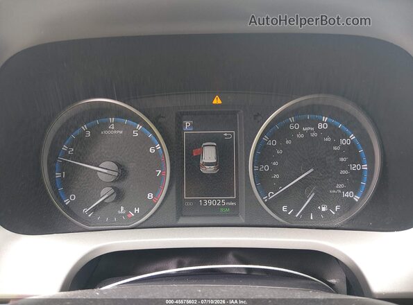 2T3RFREVXJW844137 2018 TOYOTA RAV4 Silver Vista de los asientos traseros
