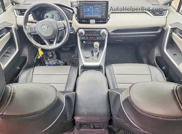2T3RWRFV2LW084321 2020 TOYOTA RAV4 Silver Widok deski rozdzielczej