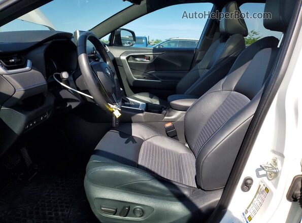 2T3RWRFV4KW034258 2019 TOYOTA RAV4 White Вид салону спереду