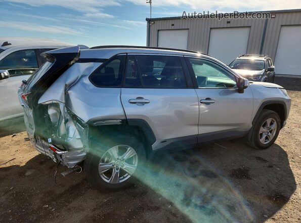 2T3RWRFV4RW248810 2024 TOYOTA RAV4 Серебряный Задняя правая четверть