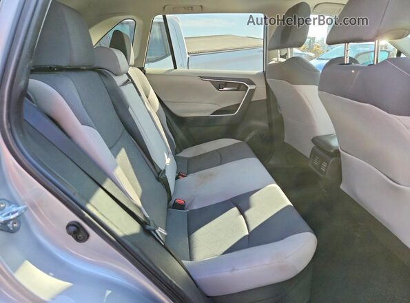2T3RWRFV4RW248810 2024 TOYOTA RAV4 Серебряный Вид задней части салона