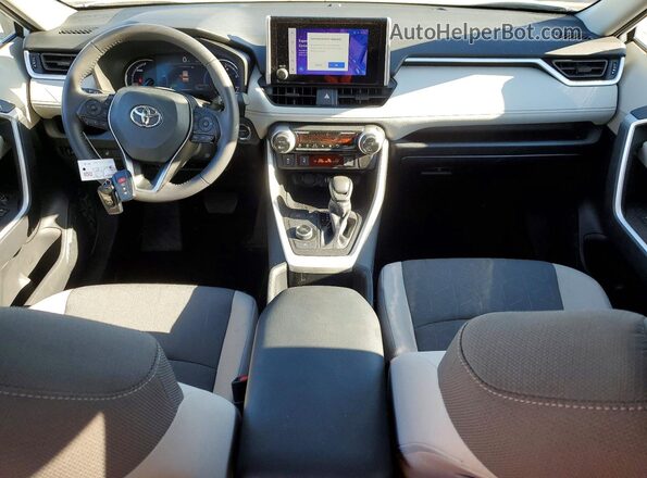 2T3RWRFV5SW265637 2025 TOYOTA RAV4 Белый Вид панели приборов