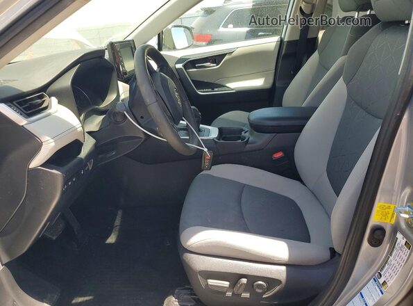 2T3RWRFV9MW126646 2021 TOYOTA RAV4 Silver Vista interior delantera