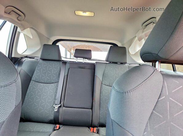 2T3RWRFV9RW230481 2024 TOYOTA RAV4 Silver Вид задніх сидінь
