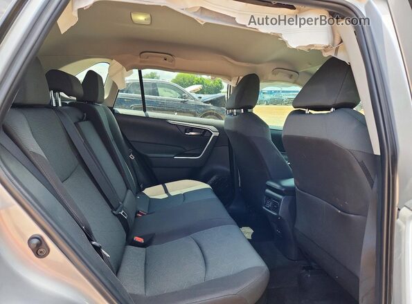 2T3RWRFV9RW230481 2024 TOYOTA RAV4 Silver Вид задньої частини салону
