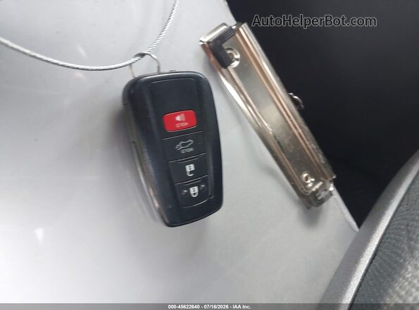 2T3W1RFV0NW236021 2022 TOYOTA RAV4 Белый Вид панели приборов