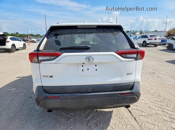 2T3W1RFV1MC120472 2021 TOYOTA RAV4 White Հետևի տեսք