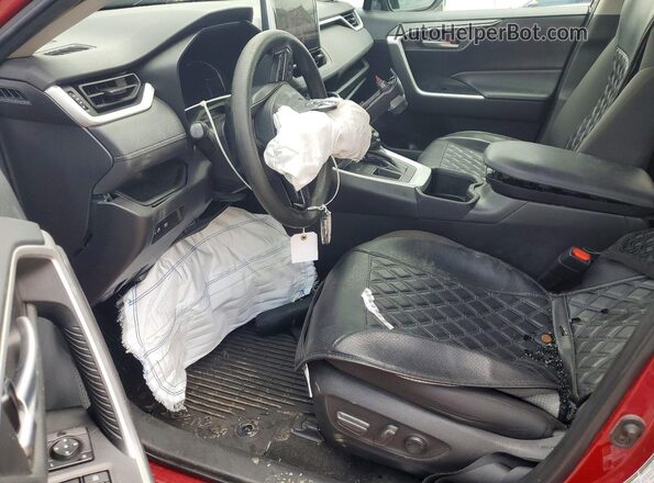 2T3W1RFV1PW286106 2023 TOYOTA RAV4 Maroon Widok wnętrza z przodu