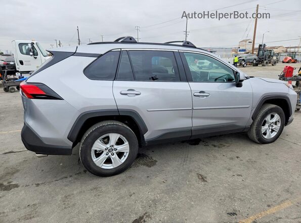 2T3W1RFV1SW438006 2025 TOYOTA RAV4 Silver Tył prawy