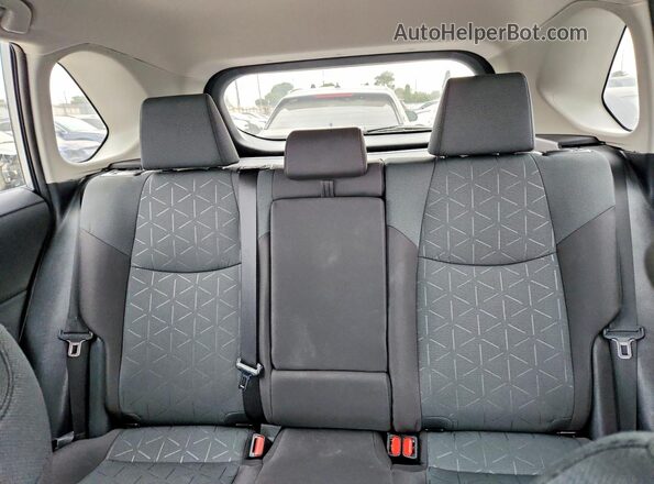 2T3W1RFV1SW438006 2025 TOYOTA RAV4 Silver Widok tylnych siedzeń