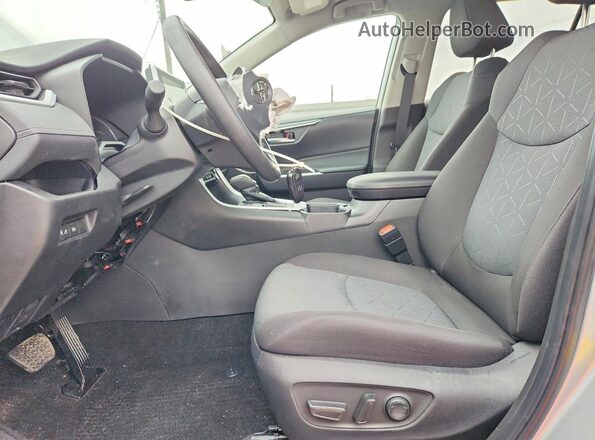 2T3W1RFV1SW438006 2025 TOYOTA RAV4 Silver Widok wnętrza z przodu