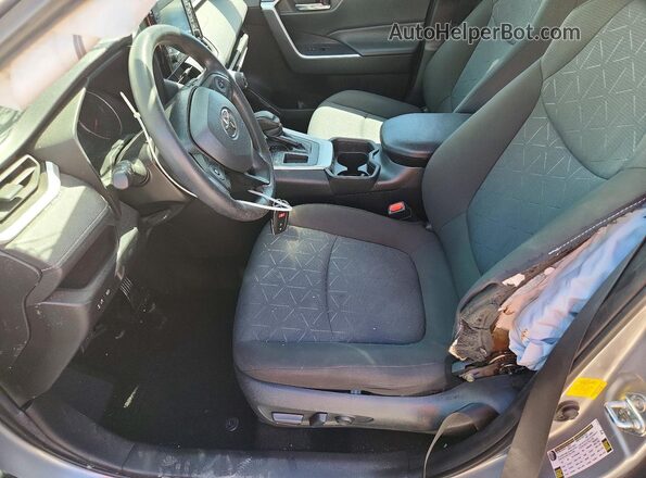 2T3W1RFV2MC165033 2021 TOYOTA RAV4 Серебряный Вид салона спереди