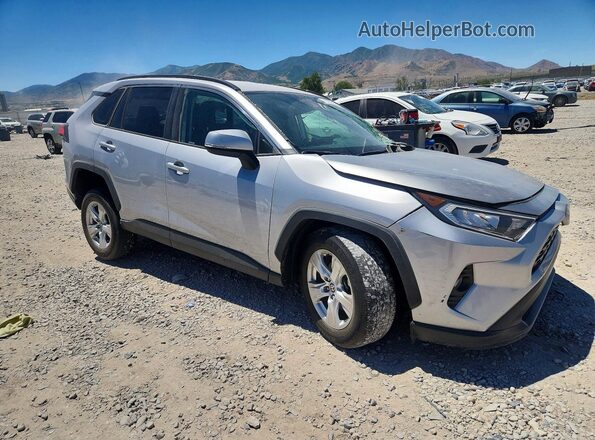 2T3W1RFV2MC165033 2021 TOYOTA RAV4 Серебряный Передняя правая четверть