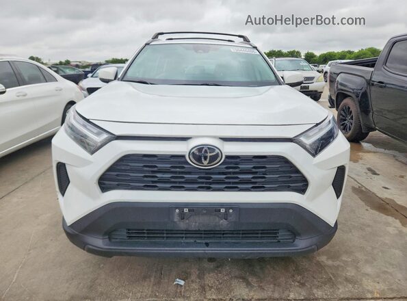 2T3W1RFV2RC269352 2024 TOYOTA RAV4 White Widok z przodu