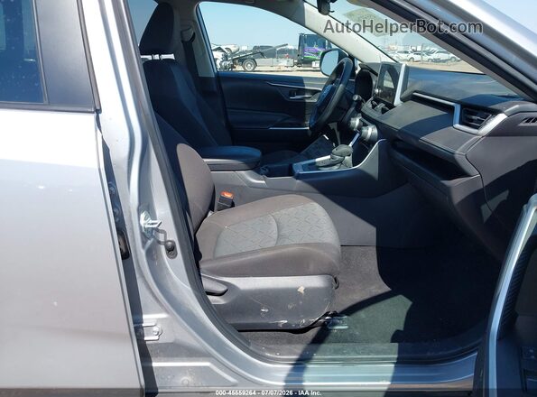 2T3W1RFV2SW393528 2025 TOYOTA RAV4 Silver Вид салону спереду