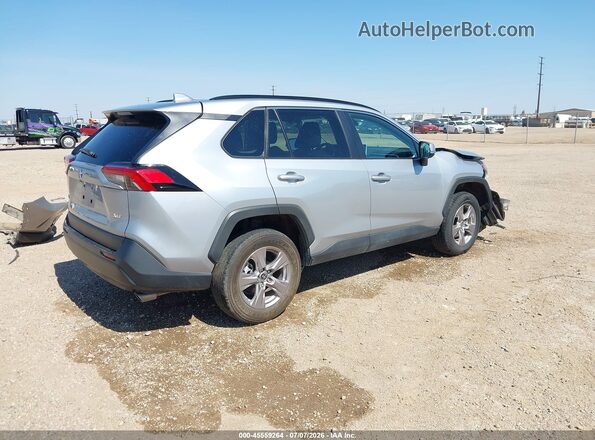 2T3W1RFV2SW393528 2025 TOYOTA RAV4 Silver Задня права чверть