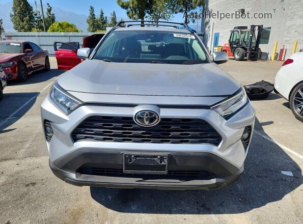 2T3W1RFV3KW031420 2019 TOYOTA RAV4 Silver Вид спереду