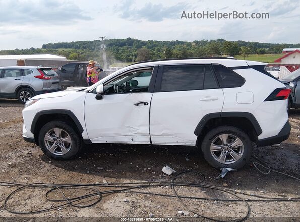 2T3W1RFV3RW329590 2024 TOYOTA RAV4 White Widok wnętrza 360 stopni