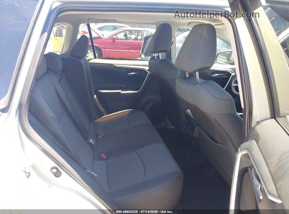 2T3W1RFV3SW413818 2025 TOYOTA RAV4 Silver Widok naklejki z numerem VIN