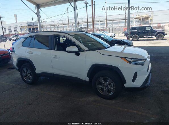 2T3W1RFV3SW426956 2025 TOYOTA RAV4 White უკანა სალონის ხედი