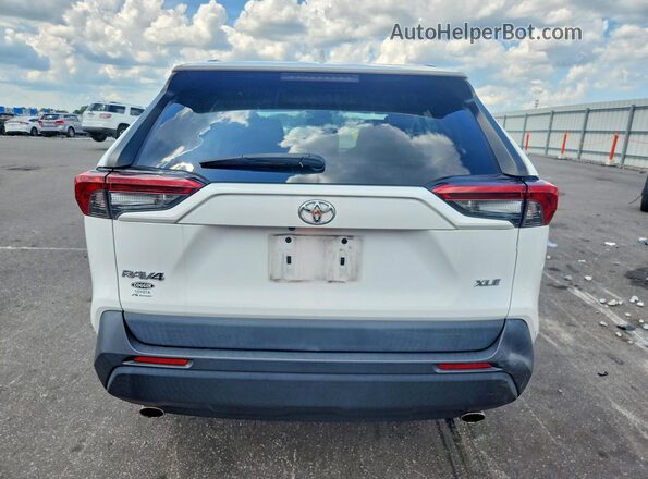 2T3W1RFV4MC108235 2021 TOYOTA RAV4 White Widok z tyłu