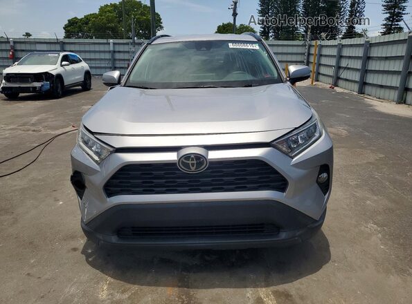 2T3W1RFV4MC141462 2021 TOYOTA RAV4 Silver Вид спереду