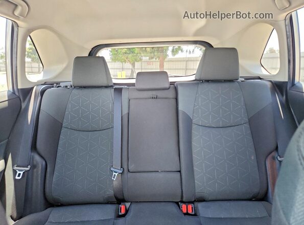 2T3W1RFV4RW353770 2024 TOYOTA RAV4 Silver Հետևի նստատեղերի տեսք