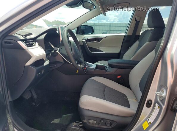 2T3W1RFV5PC224855 2023 TOYOTA RAV4 Серебряный Вид салона спереди