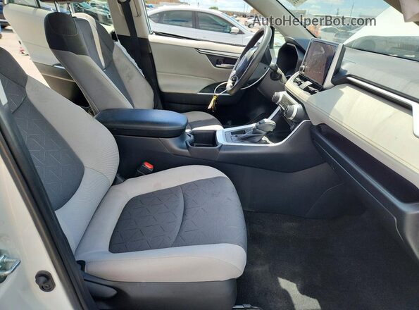 2T3W1RFV5RC295086 2024 TOYOTA RAV4 Белый Вид салона спереди
