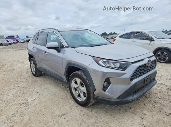 2T3W1RFV6LC050692 2020 TOYOTA RAV4 Gray Rear view