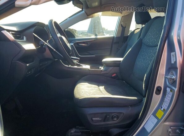 2T3W1RFV6MC135579 2021 TOYOTA RAV4 Silver Front interior view