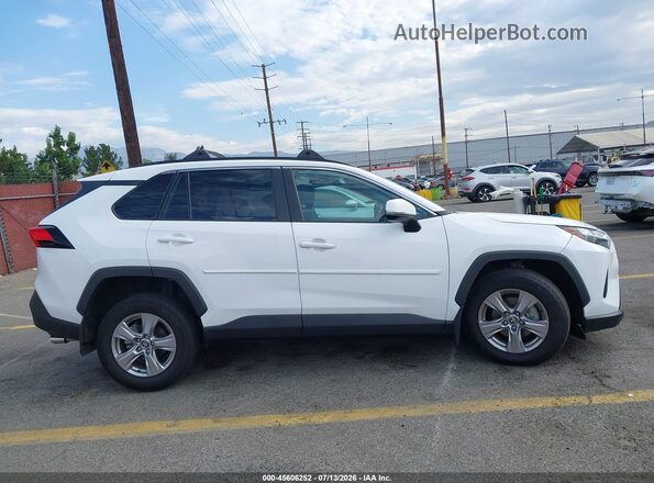 2T3W1RFV6SW387683 2025 TOYOTA RAV4 White Vista interior trasera