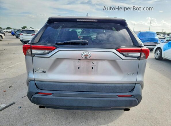 2T3W1RFV7LC053245 2020 TOYOTA RAV4 Gray Vista trasera