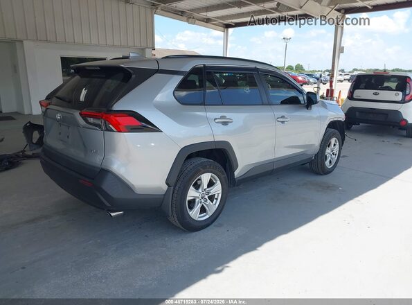 2T3W1RFV7LW090472 2020 TOYOTA RAV4 Silver Задня права чверть