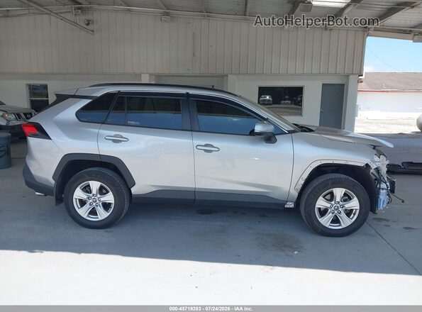2T3W1RFV7LW090472 2020 TOYOTA RAV4 Silver Панорамний вид салону 360°