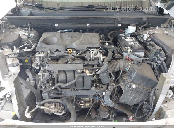 2T3W1RFV7LW090472 2020 TOYOTA RAV4 Silver Вид ззаду