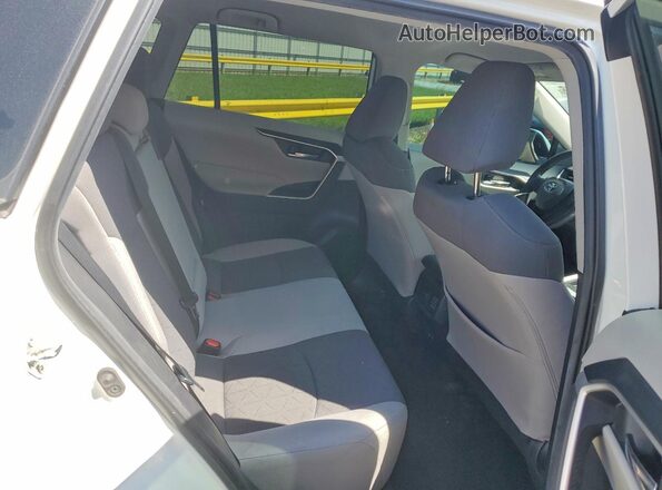 2T3W1RFV7MC087140 2021 TOYOTA RAV4 White Widok tylnych siedzeń