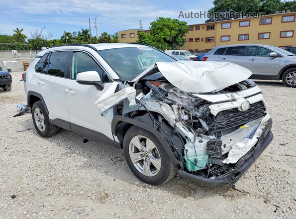 2T3W1RFV7MW142992 2021 TOYOTA RAV4 Белый Передняя правая четверть