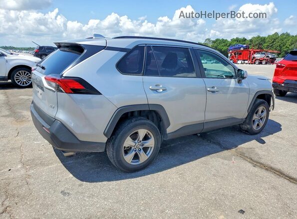 2T3W1RFV8PW255676 2023 TOYOTA RAV4 Silver Հետևի աջ