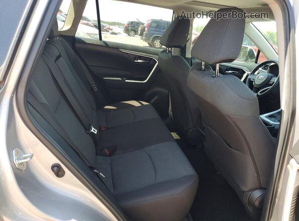 2T3W1RFV8PW255676 2023 TOYOTA RAV4 Silver Սալոնի հետևի տեսք